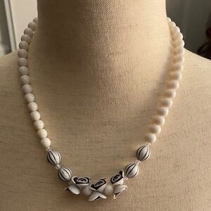 Beetlejuice Looking🪳90’s 🕷️🕸️Style Status Vintage Necklace